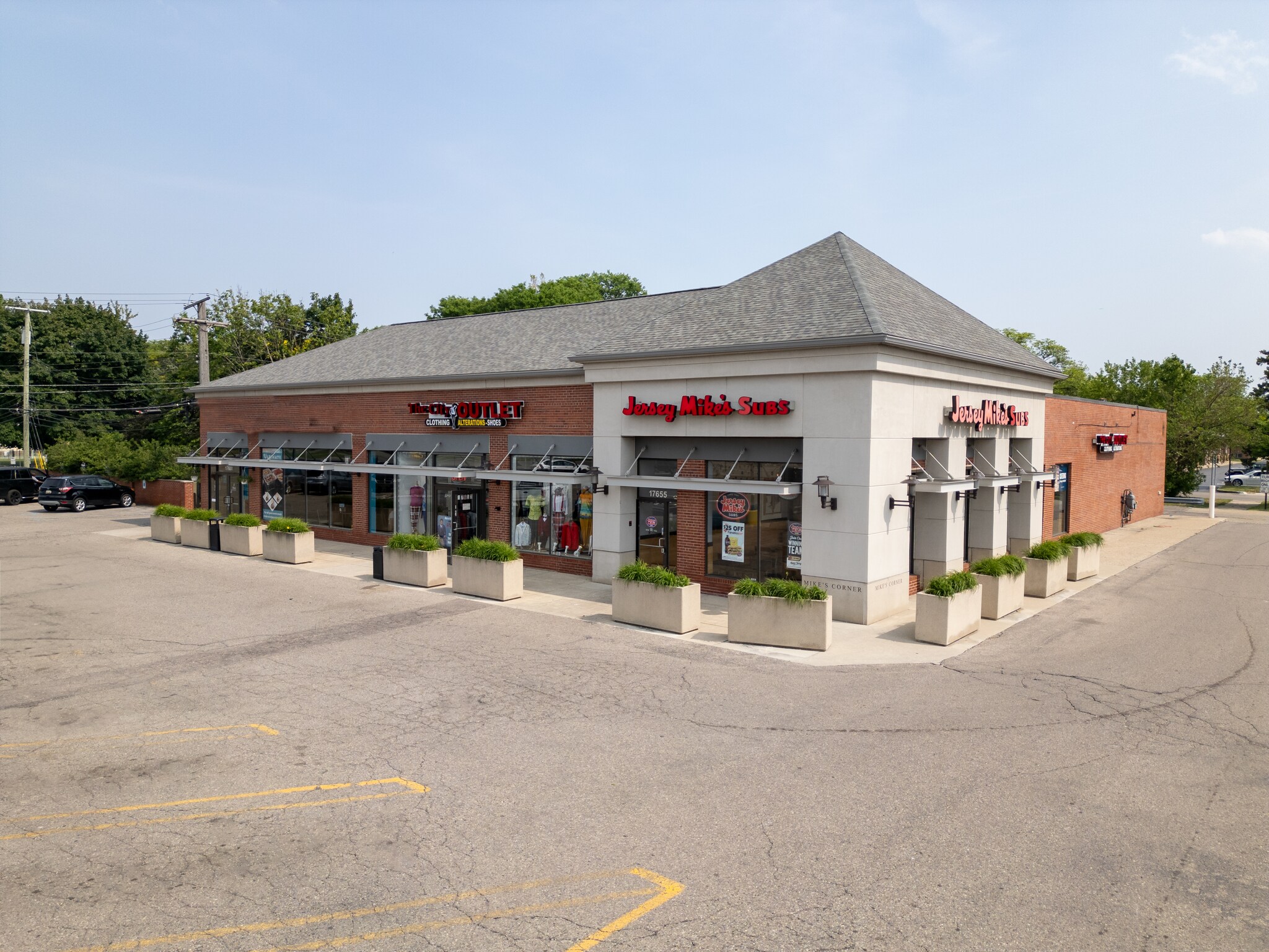 17611-17655 W 12 Mile Rd, Southfield, MI for Rent