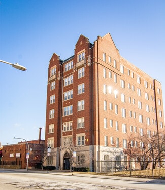 Chicago, IL Apartments - 7147 S Jeffery Blvd