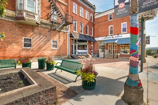 Somerset, PA Storefront Retail/Residential - 105 E Main St