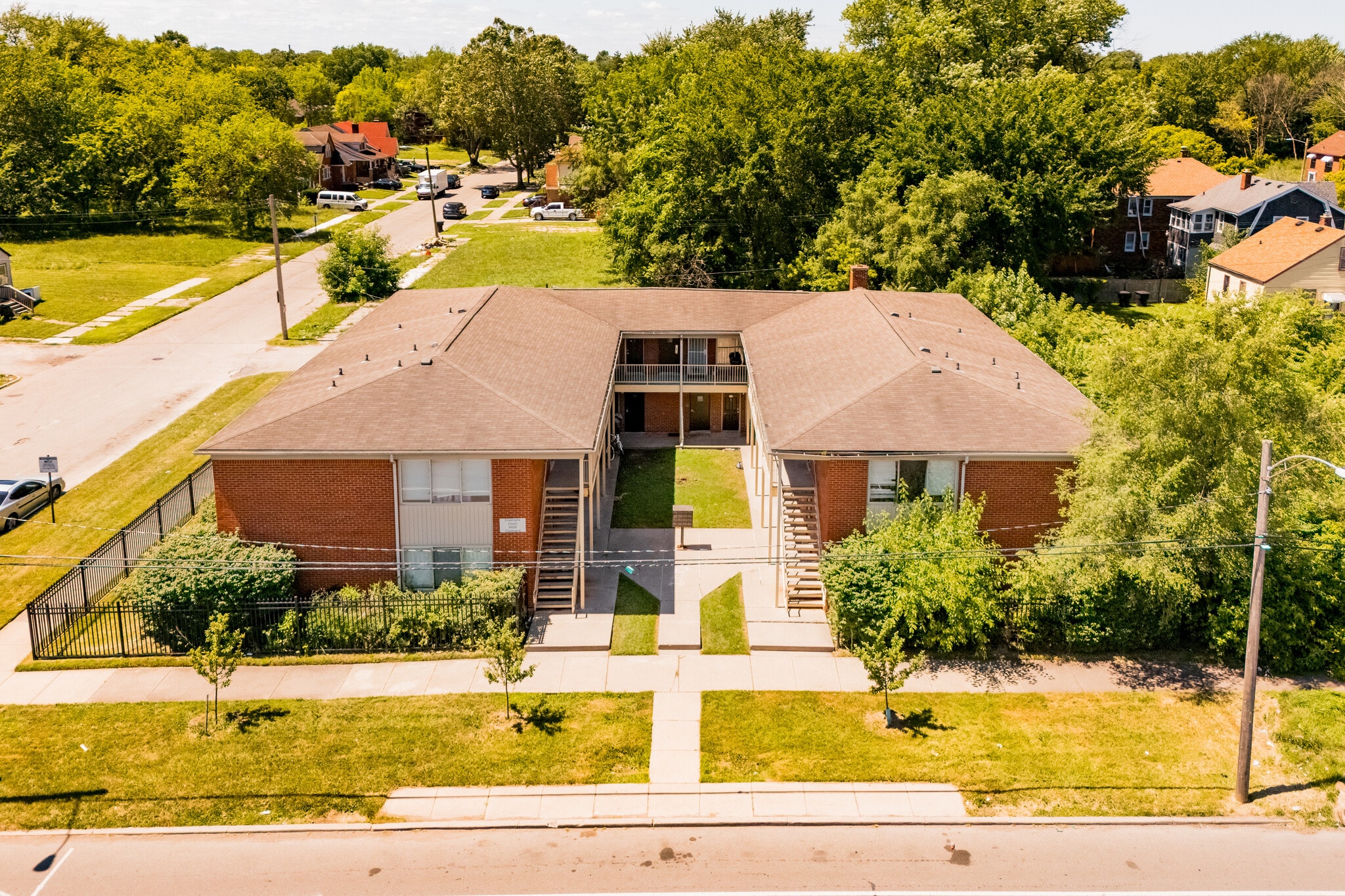 9455 Chalmers St, Detroit, MI for Sale