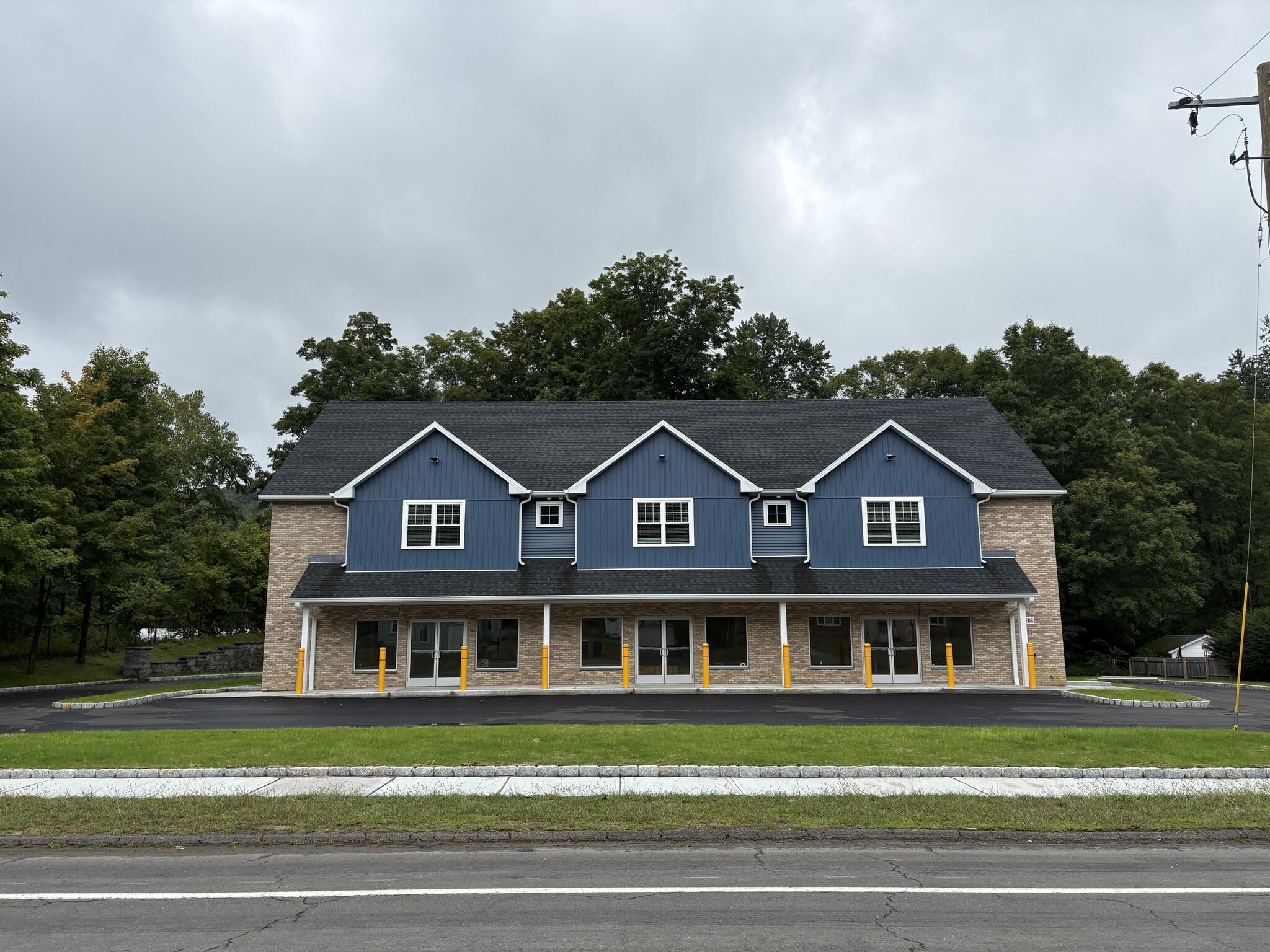 1347 New Haven Rd, Naugatuck, CT for Rent