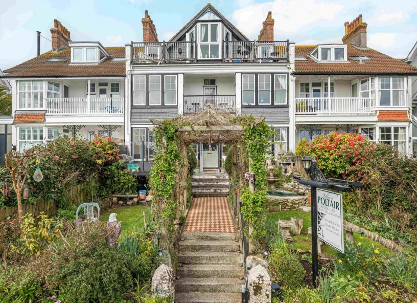 4 Emslie Rd, Falmouth, CON for Sale