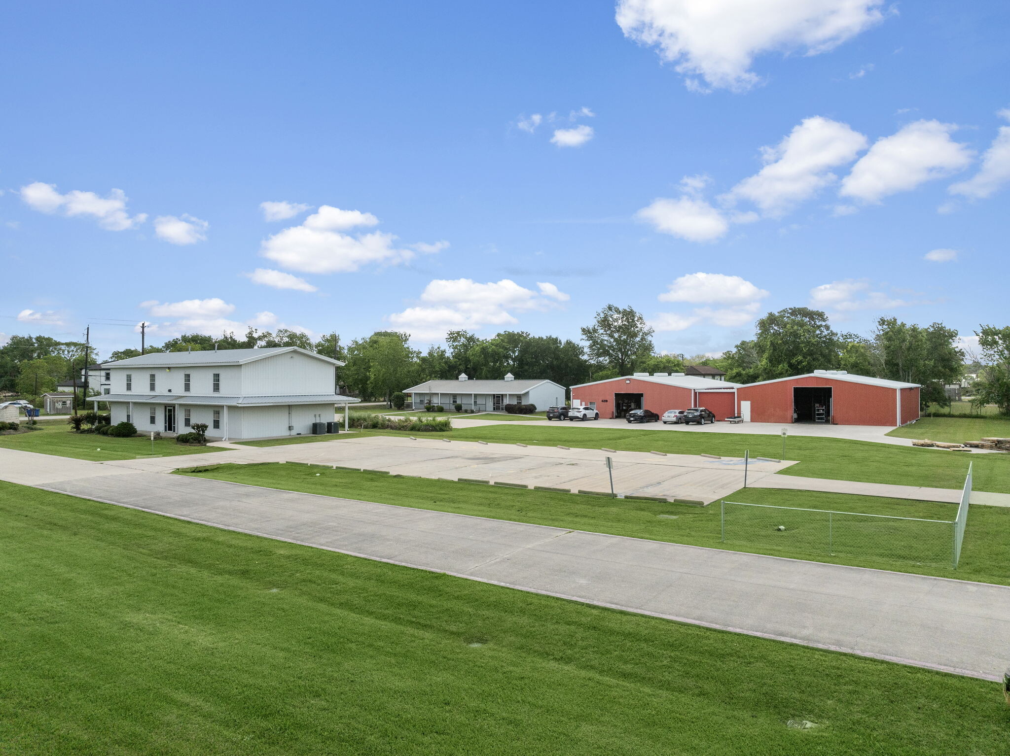 421 Jones Rd, Highlands, TX for Sale