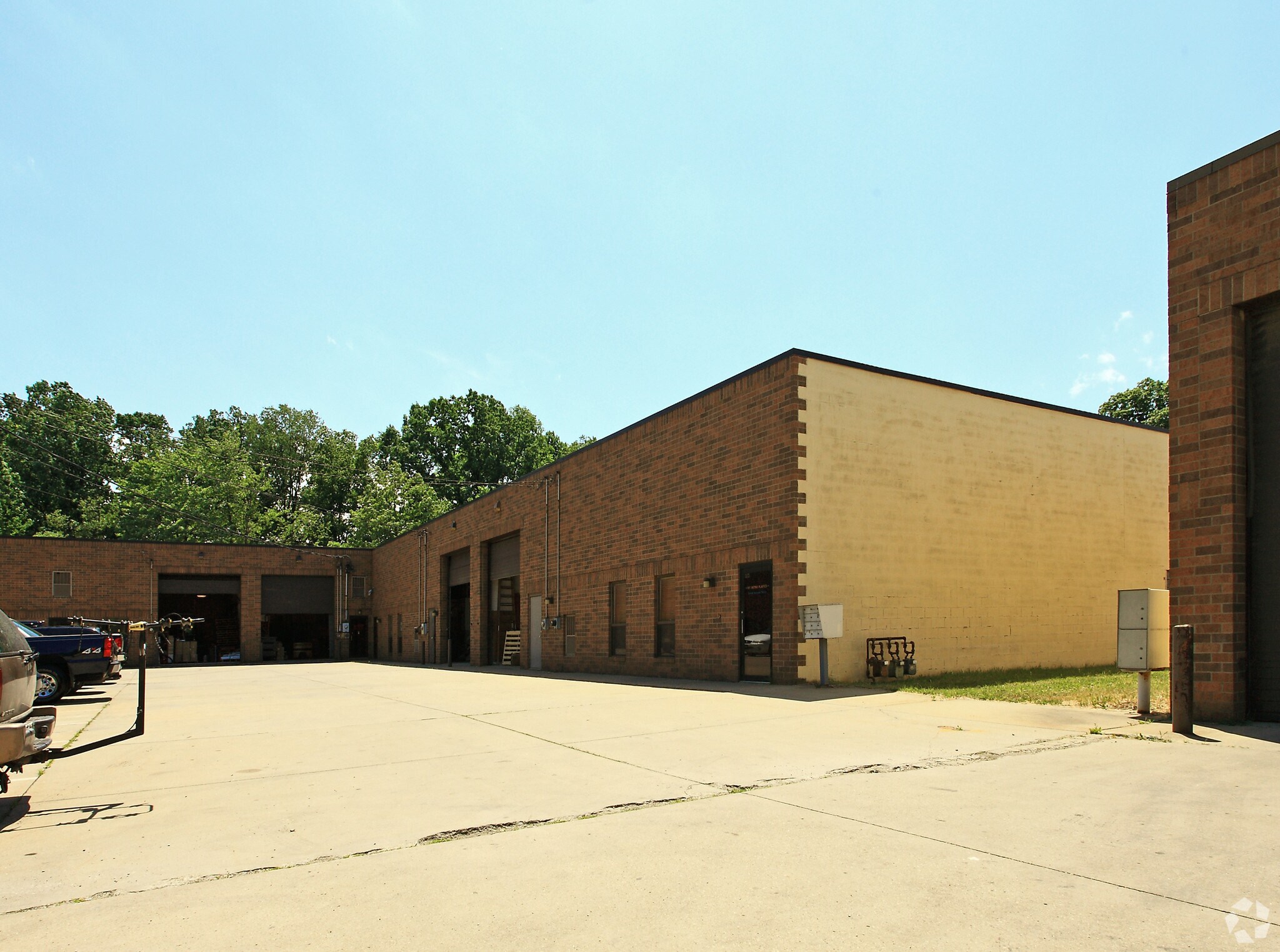 380 Solon Rd, Bedford, OH for Sale