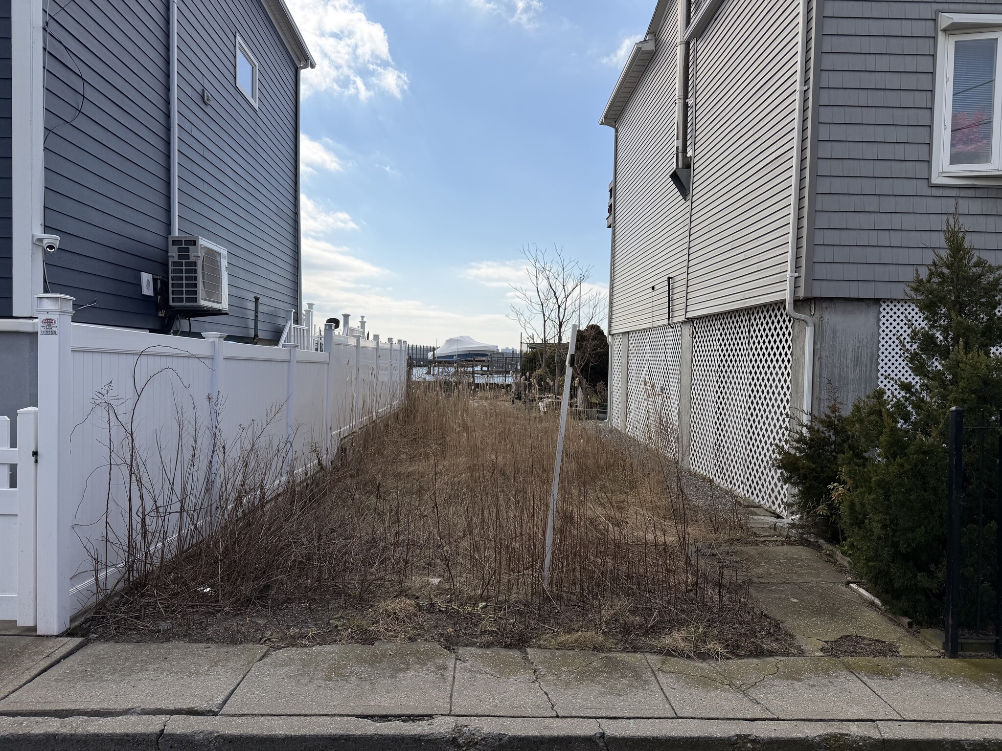 308 E 8th Rd, Far Rockaway, NY for Sale