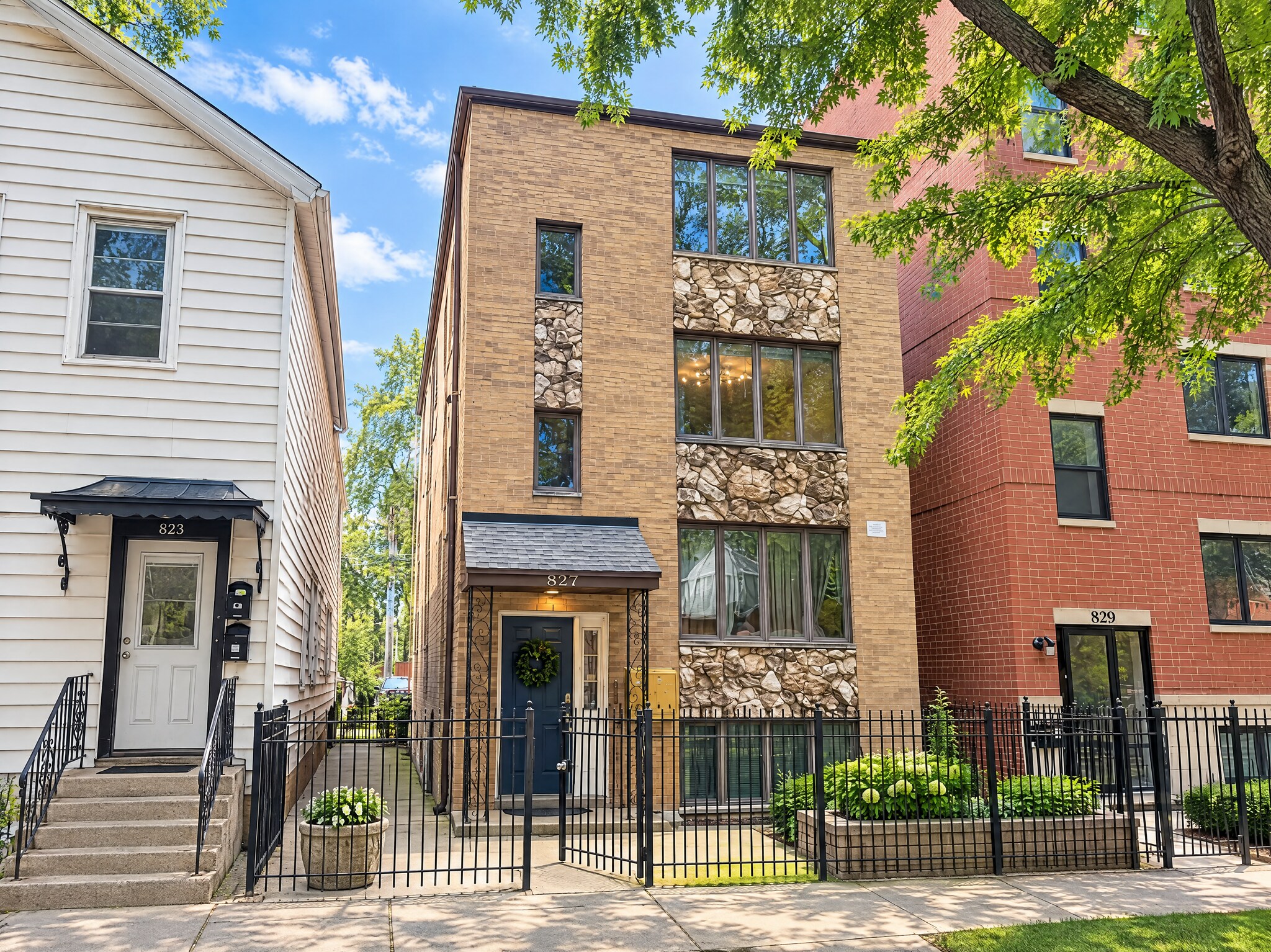 827 S Carpenter St, Chicago, IL for Sale