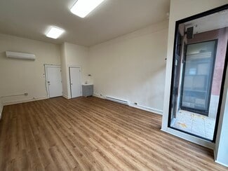 Chicago, IL Retail - 608 W Briar Pl