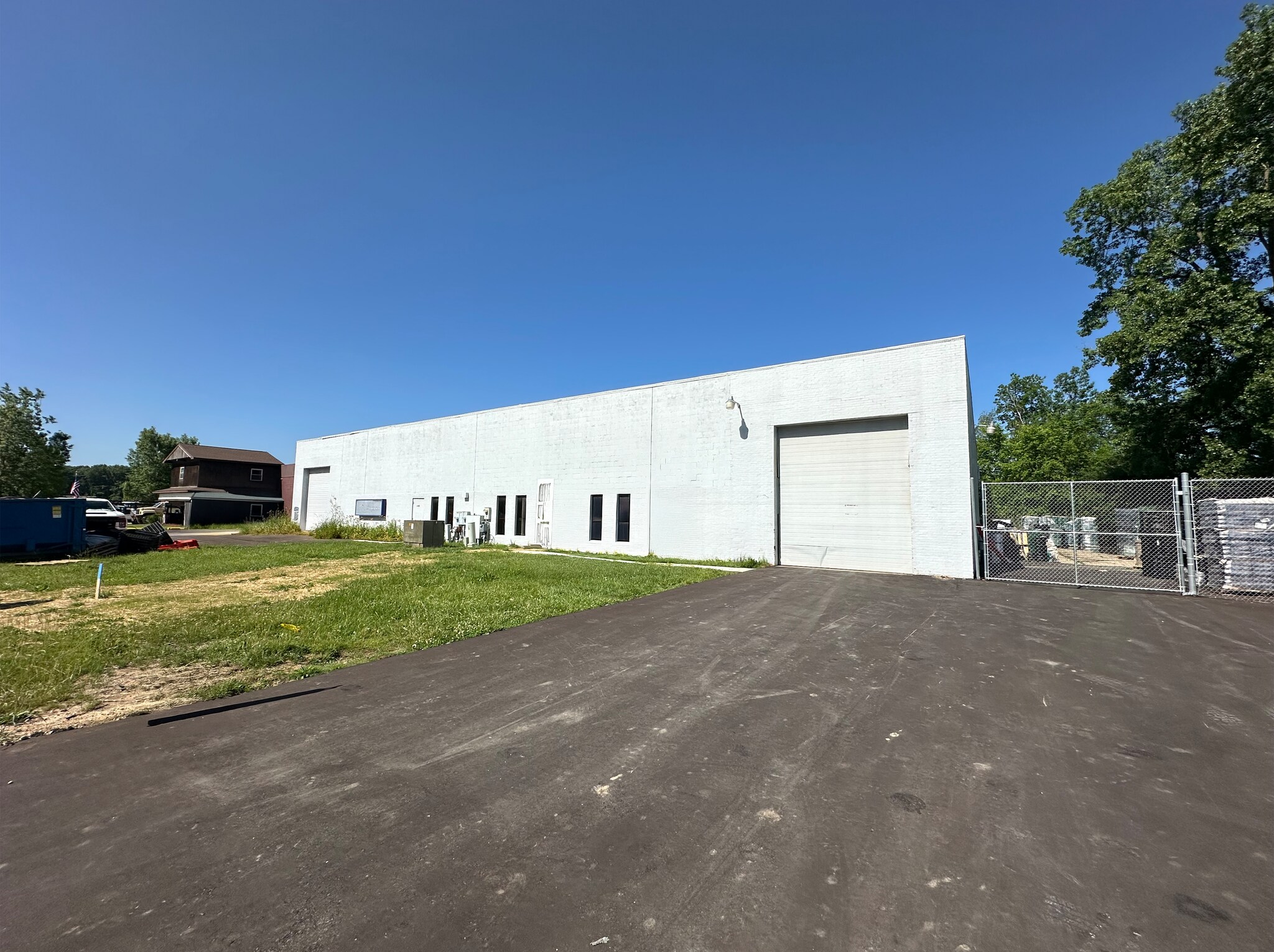 6100 Birch Dr, Flint, MI for Rent