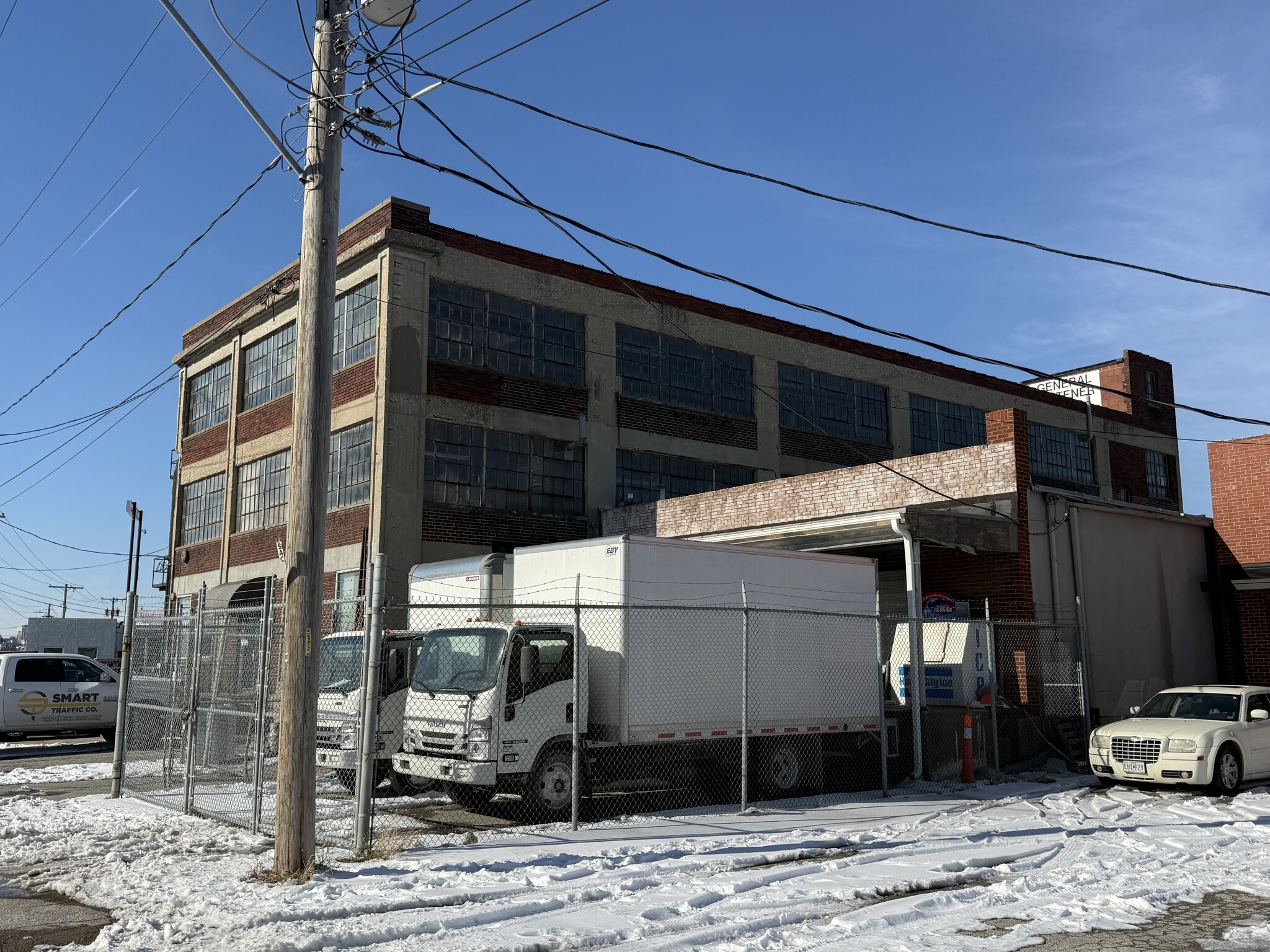 1350 Woodswether Rd, Kansas City, MO for Rent