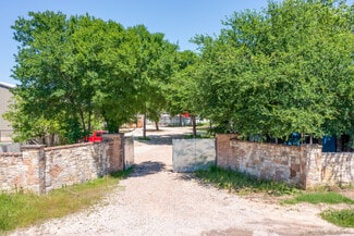 Austin, TX Commercial Land - 2704 Gardenia Dr