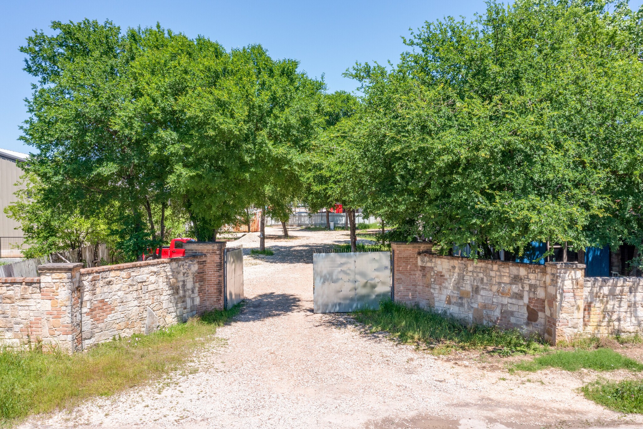 2704 Gardenia Dr, Austin, TX for Rent