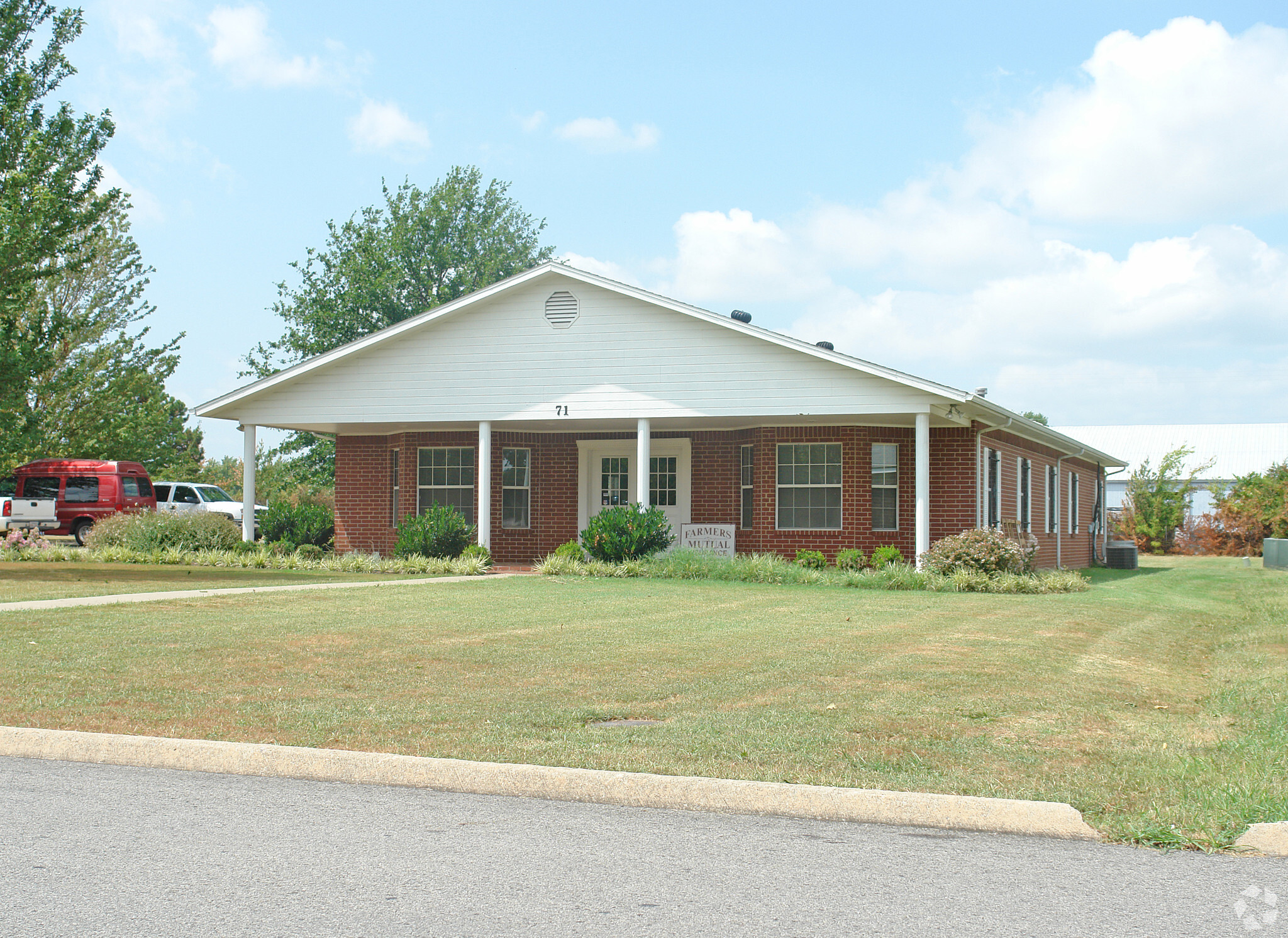 71 Colt Square Dr, Fayetteville, AR for Sale