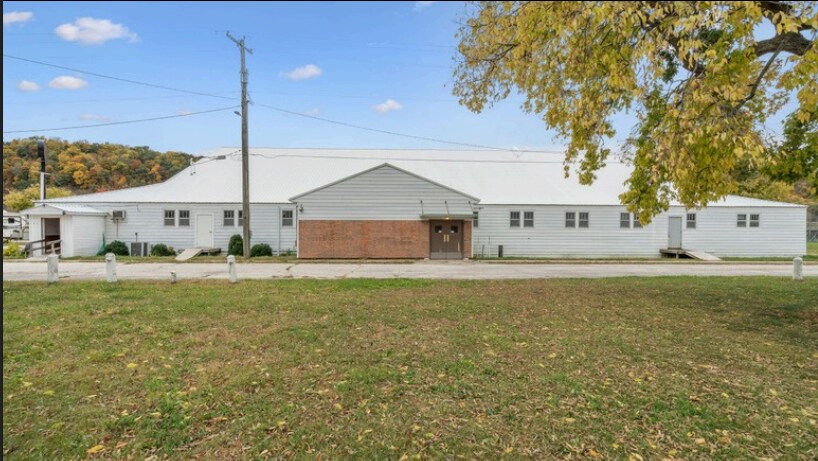 1202 N 4th St, Guttenberg, IA for Sale