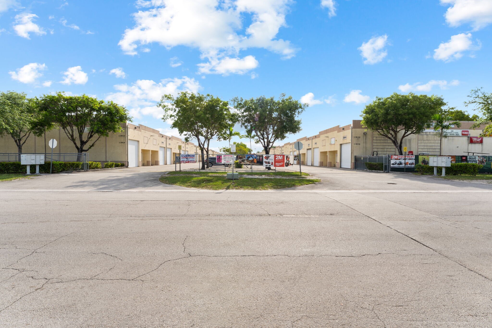 13816 SW 142nd Ave, Miami, FL for Sale