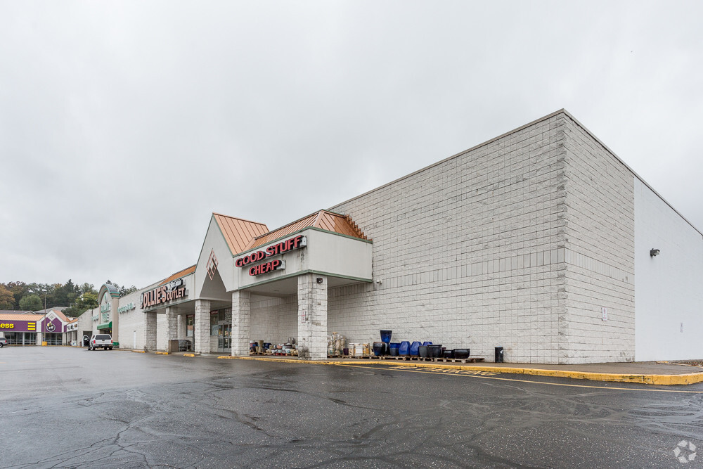 4201 Mall Dr, Steubenville, OH for Rent