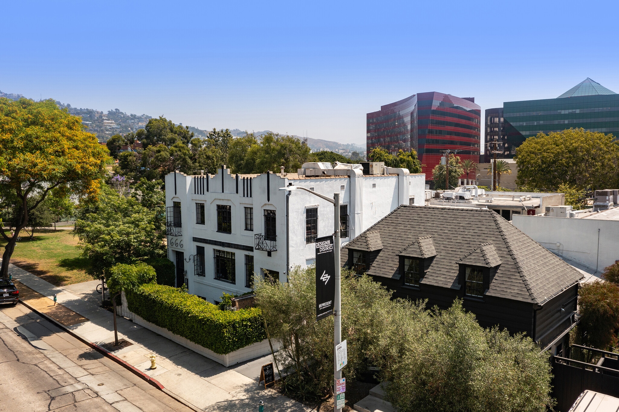666 N Robertson Blvd, West Hollywood, CA for Sale