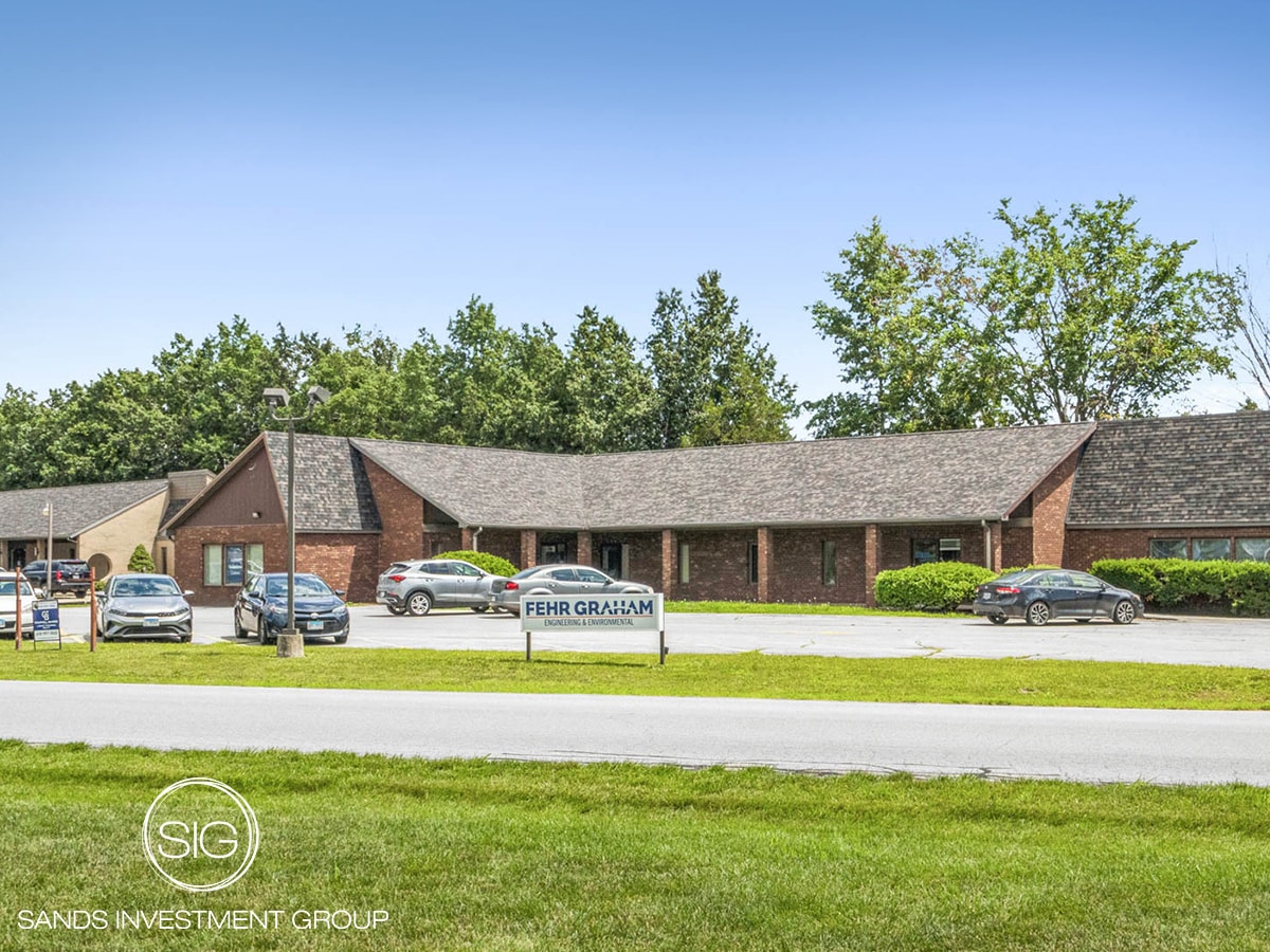 103 Airway Dr, Marion, IL for Sale