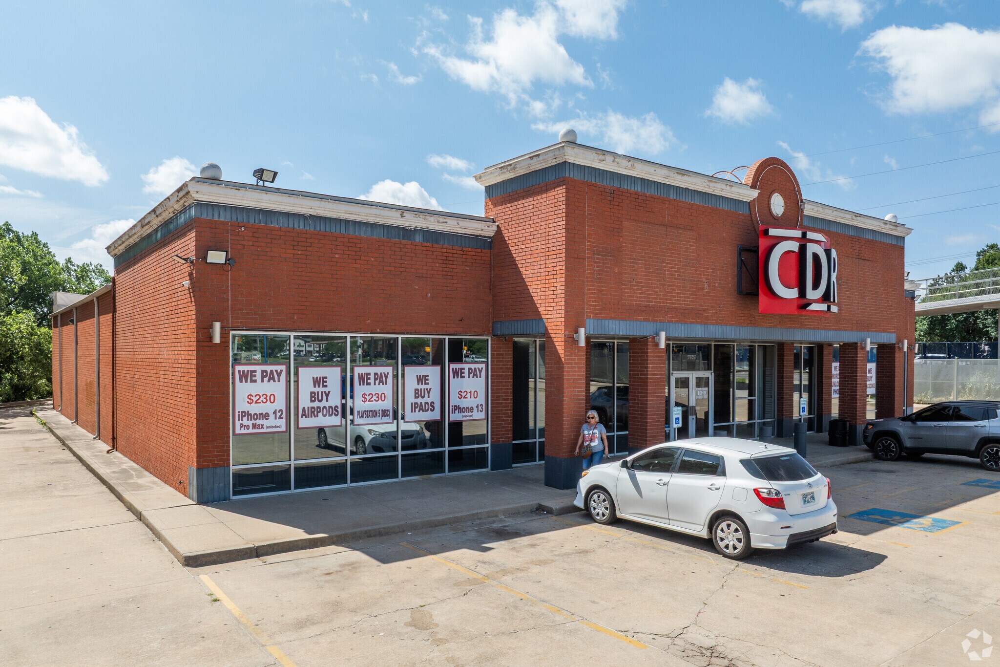 5919 NW Expressway, Oklahoma City, OK for Sale