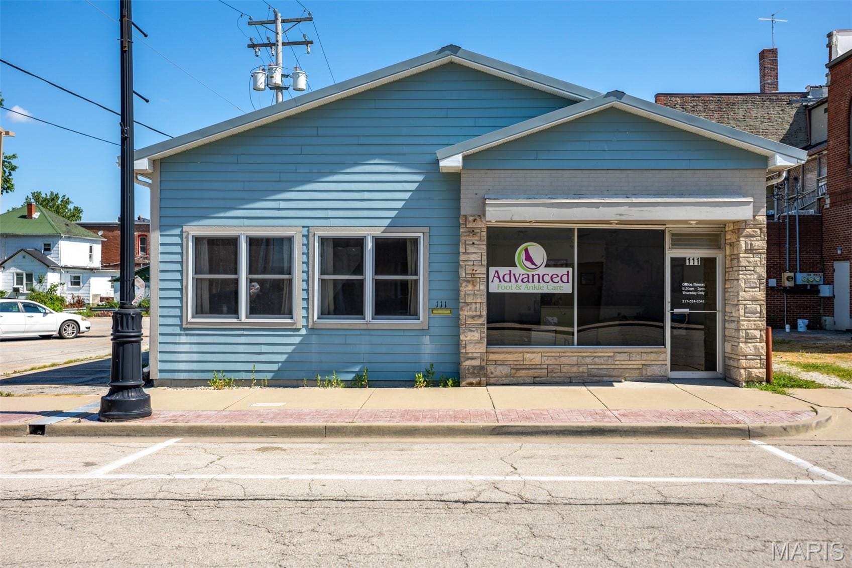 111 W Kirkham St, Litchfield, IL for Sale