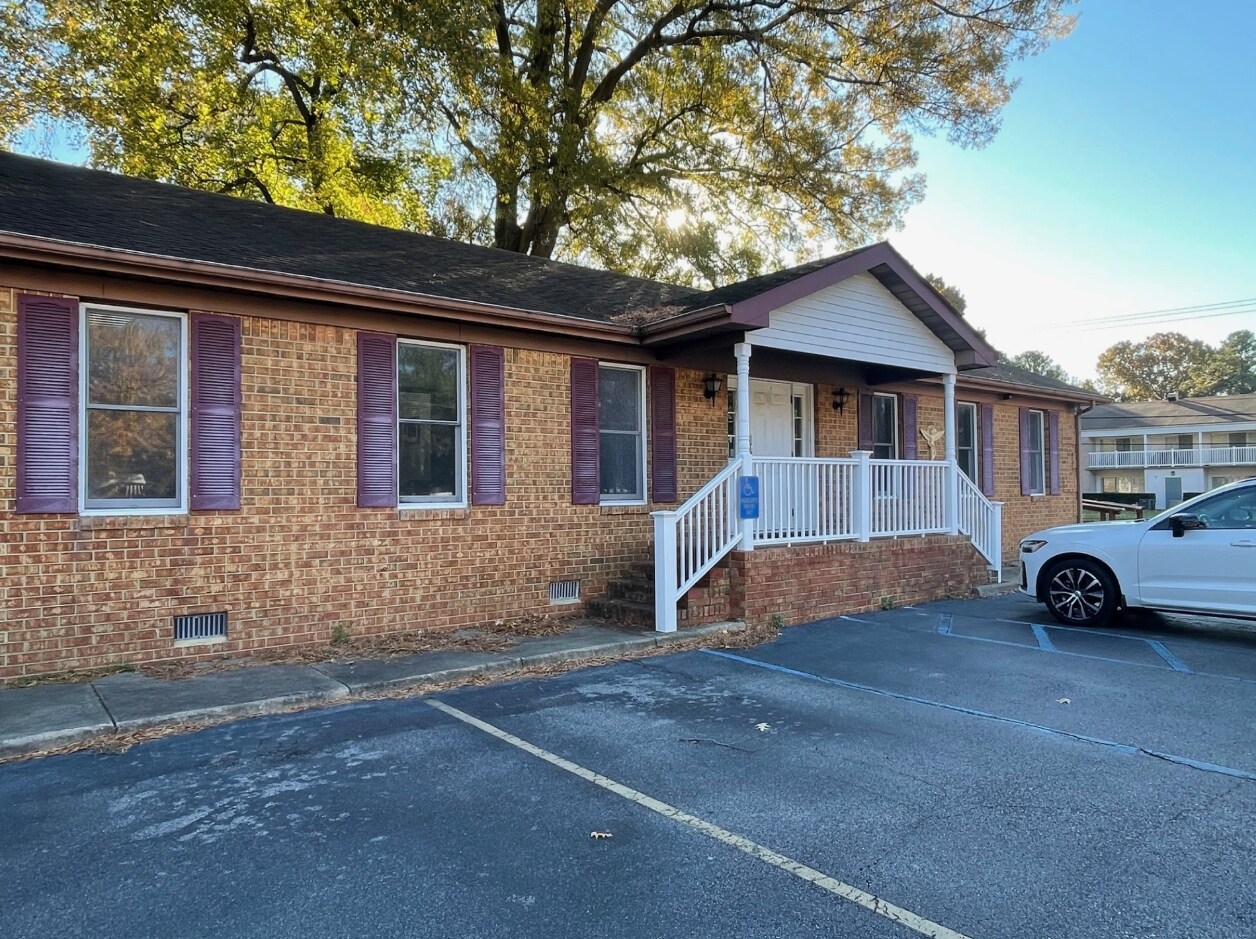 4136 Bonney Rd, Virginia Beach, VA for Rent
