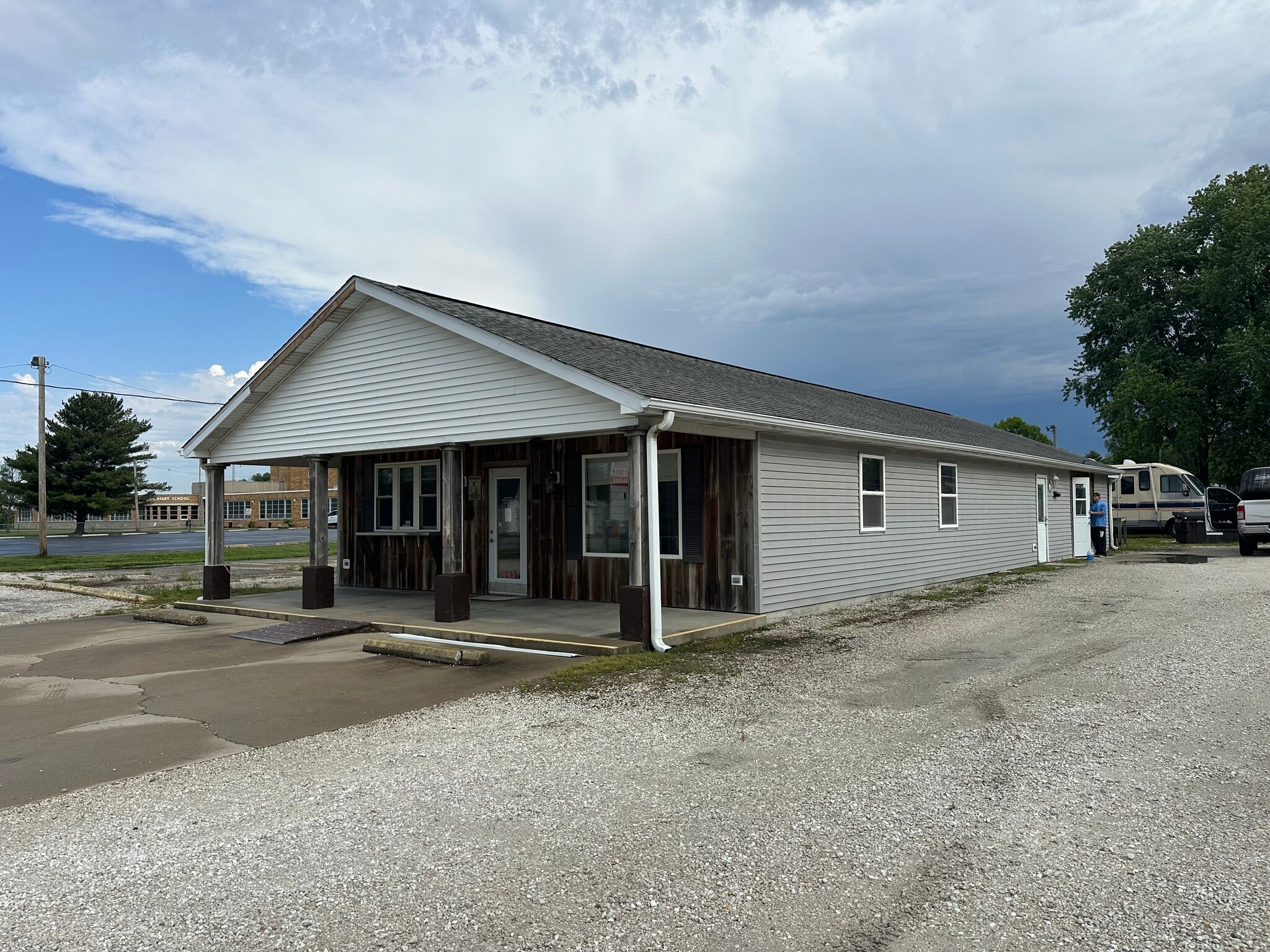 445 W Elm St, Waverly, IL for Sale