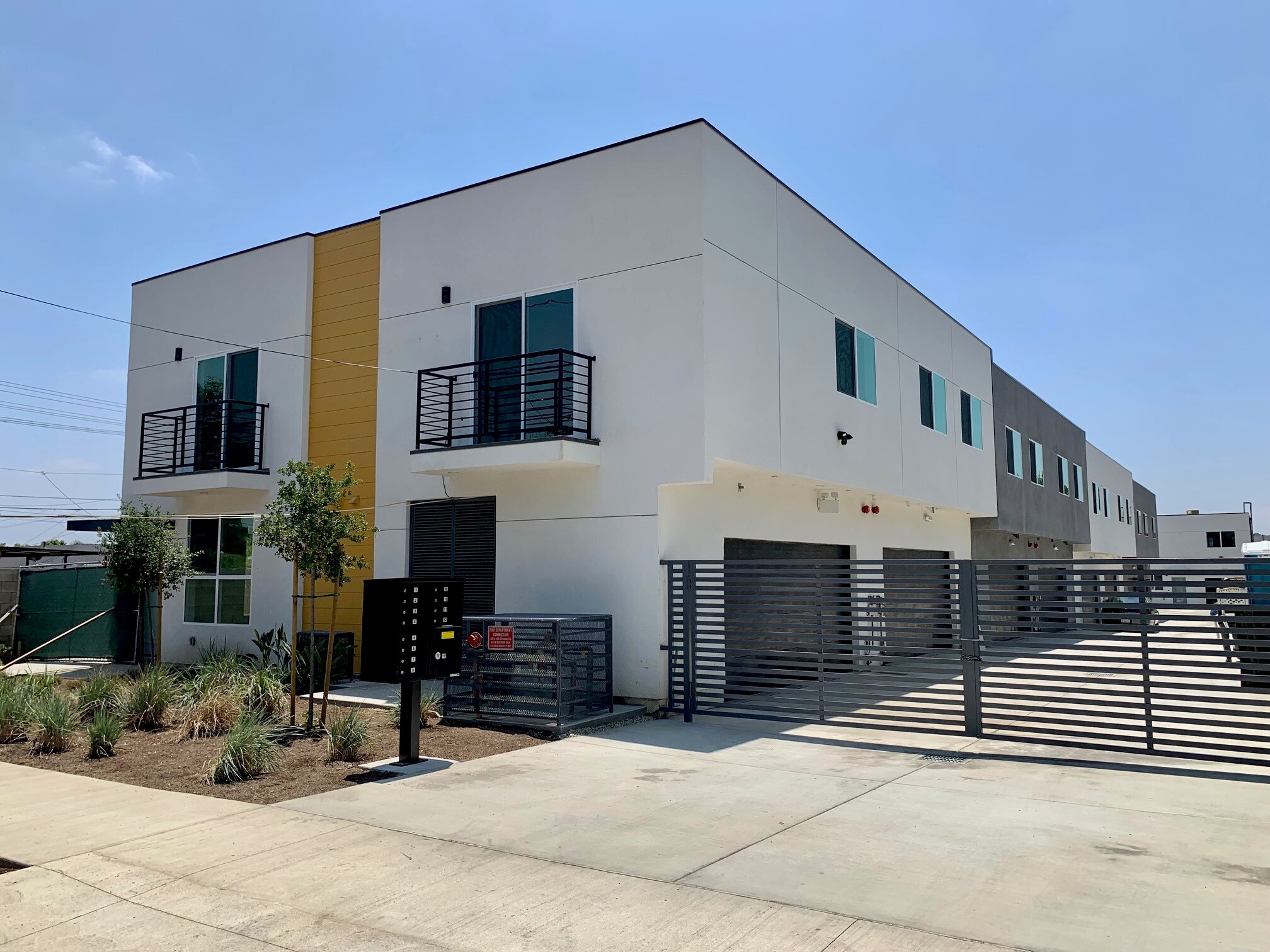 12647-12649 N Bradley Ave, Sylmar, CA for Sale