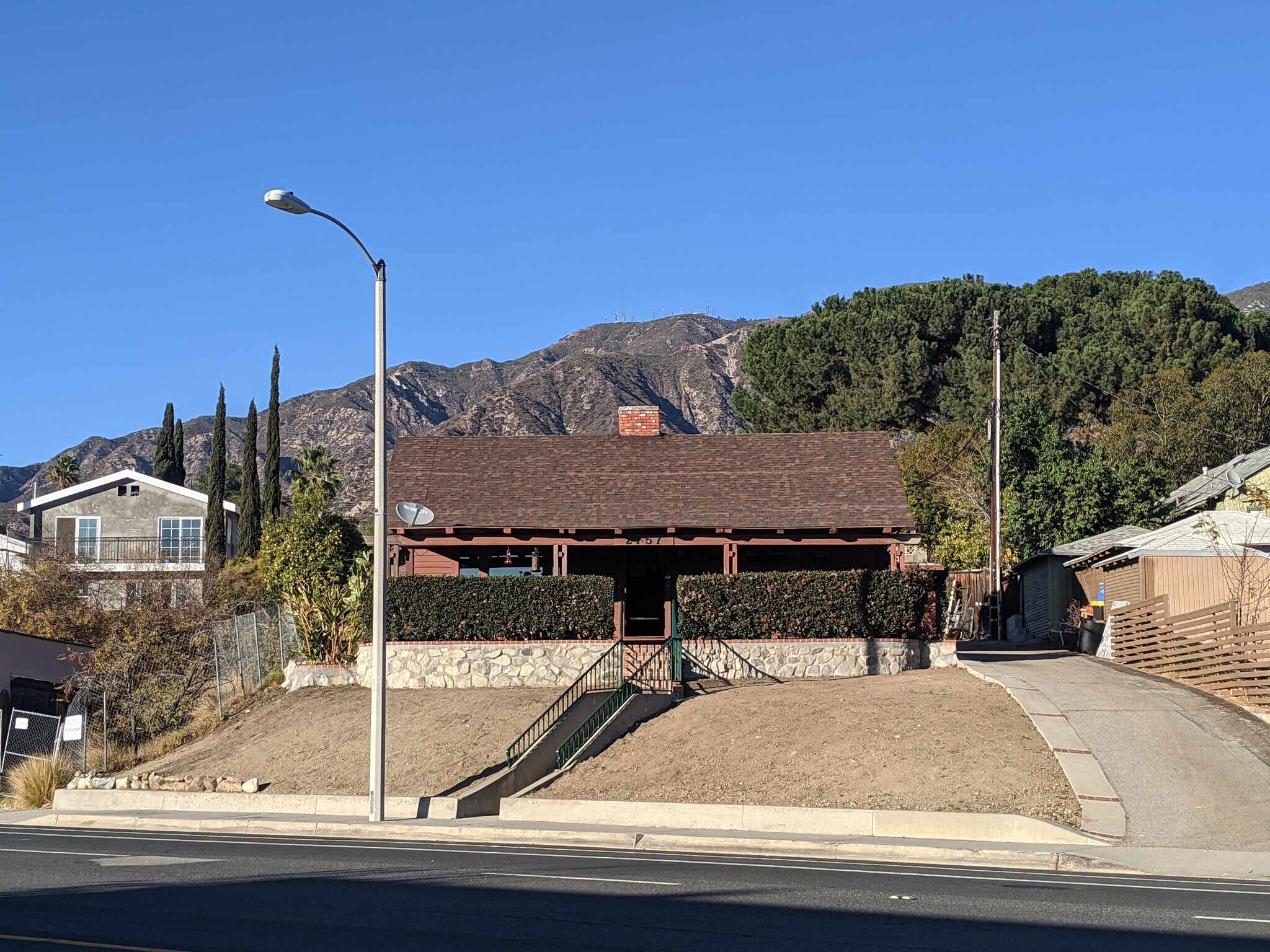 2757 Foothill Blvd La Crescenta, CA 91214 Retail Property for Lease