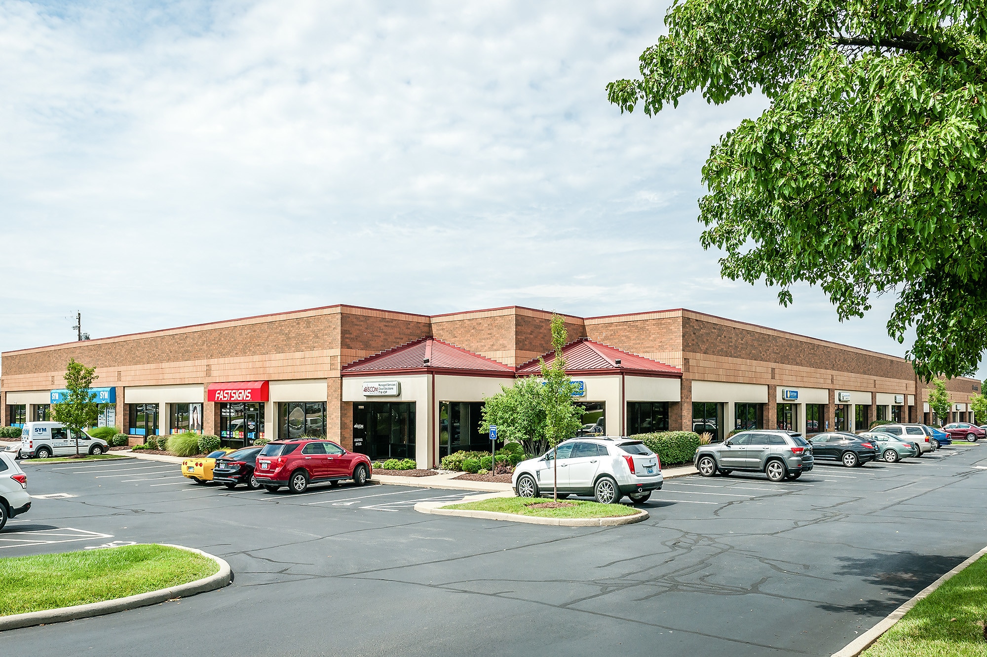 11101-11135 Kenwood Rd, Cincinnati, OH for Rent