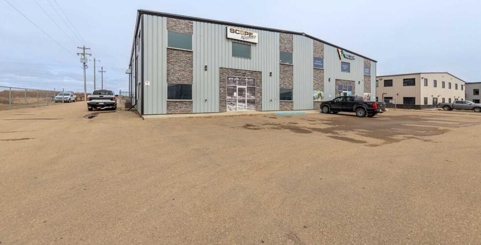 7214 56 St, Lloydminster, AB for Rent