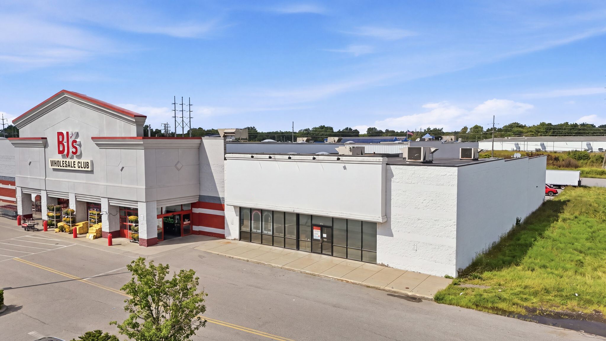 360 Jay Scutti Blvd, Rochester, NY for Sale