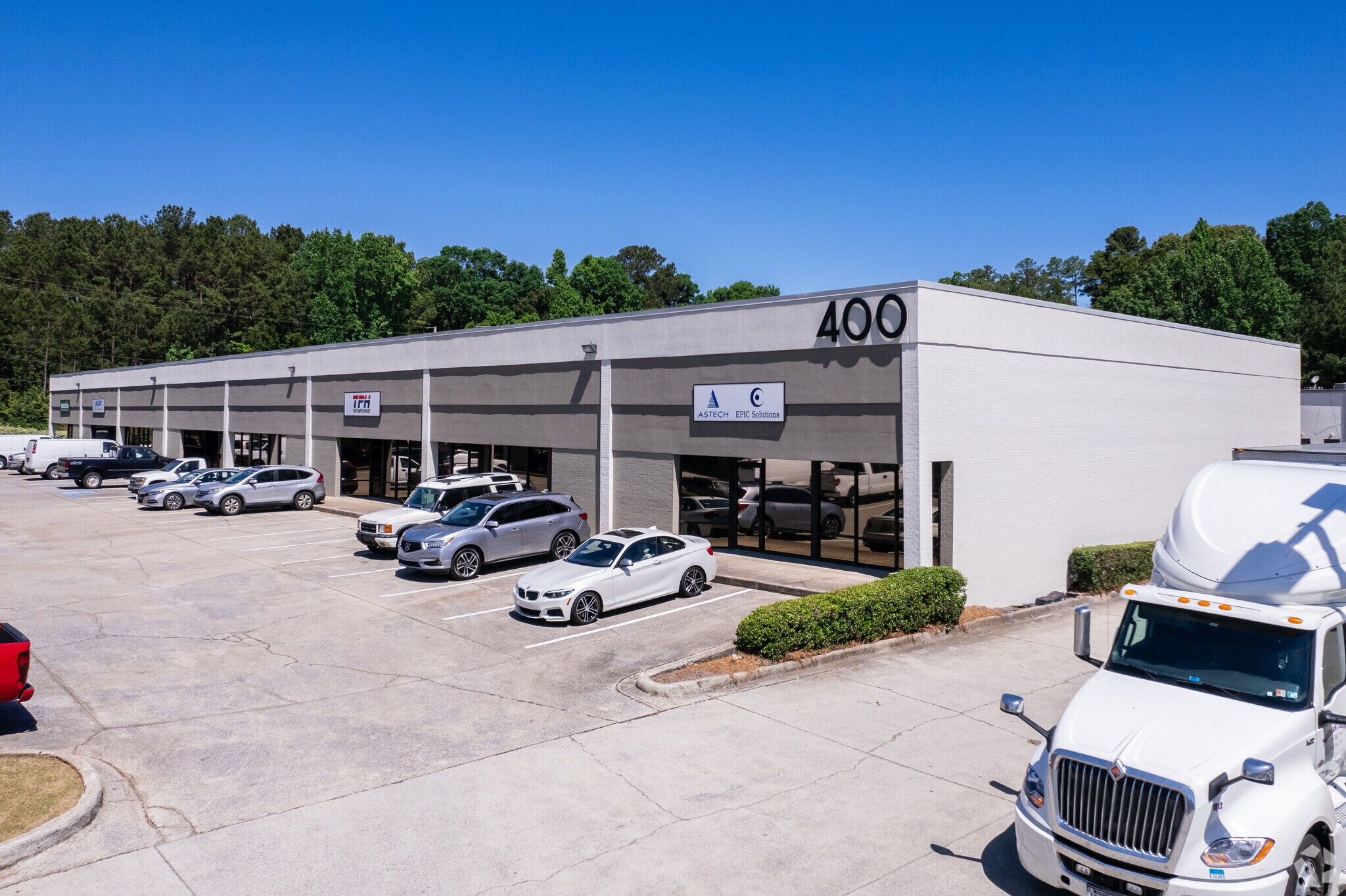 402-416 Business Center Dr, Birmingham, AL for Rent