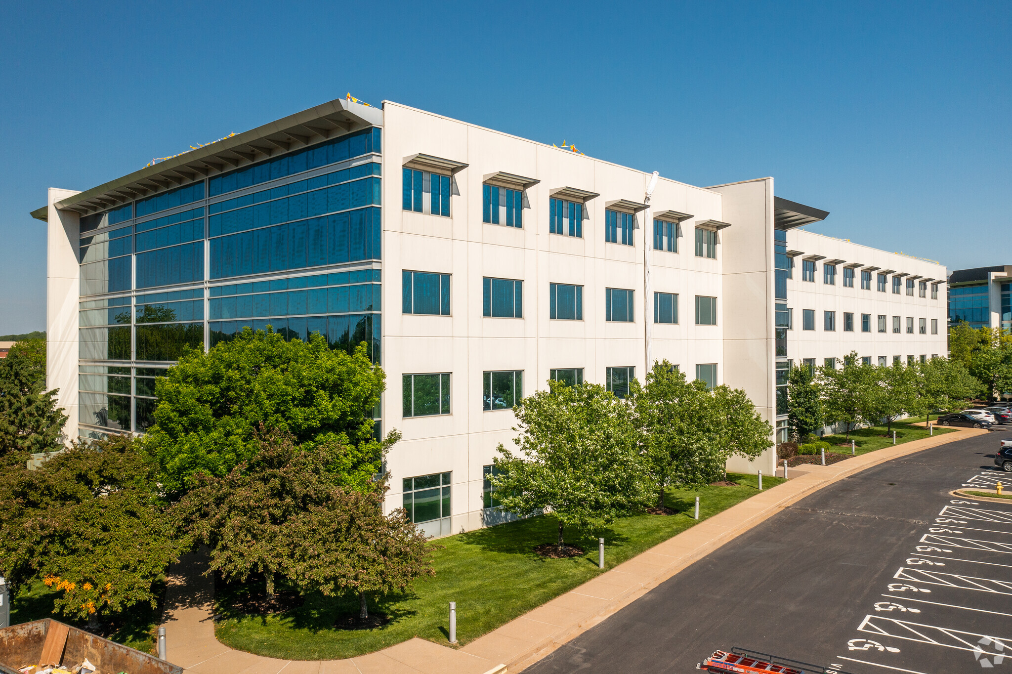 111 Corporate Office Dr, Earth City, MO for Rent