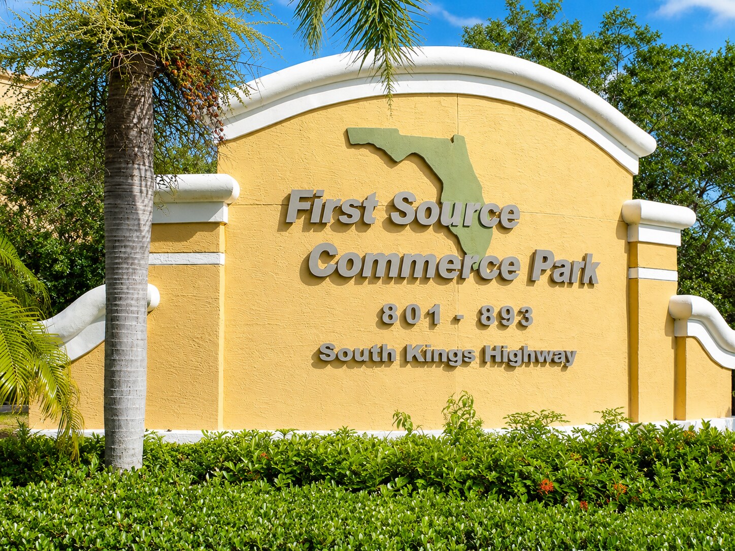 801-893 Kings Hwy, Fort Pierce, FL for Sale