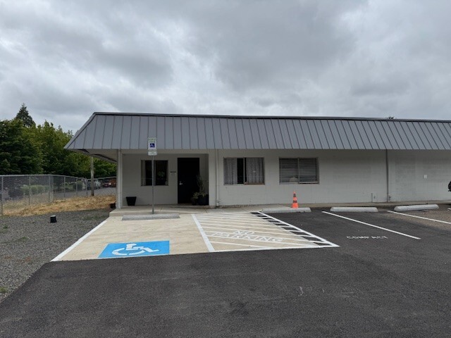 1800 NE Highway 99W, Mcminnville, OR for Rent