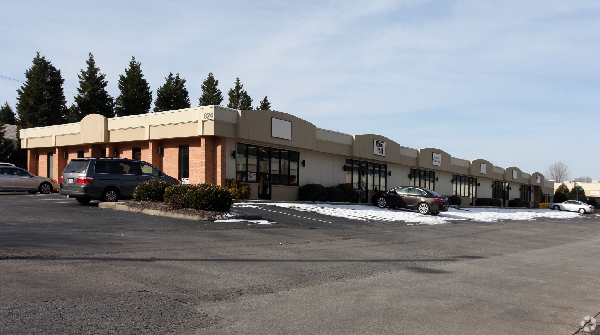 624 Guilford College Rd, Greensboro, NC for Rent