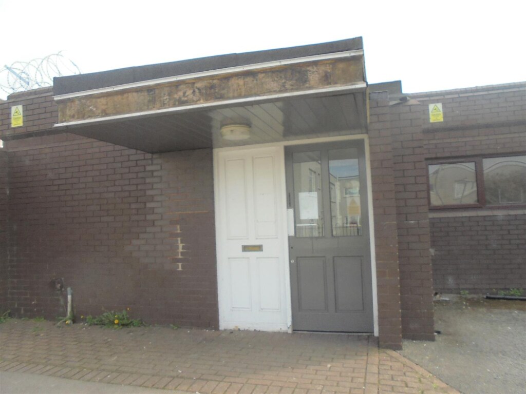 56 Lowmoor Rd, Nottingham, NTT for Rent
