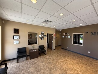 Nederland, TX Storefront Retail/Office - 1504 Nederland Ave