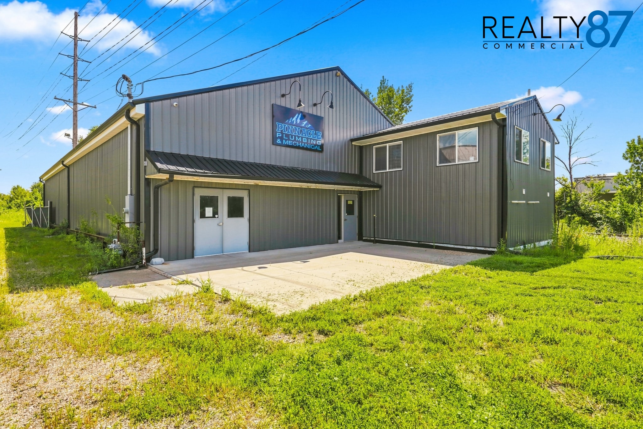 4301 6th St SW, Cedar Rapids, IA for Sale