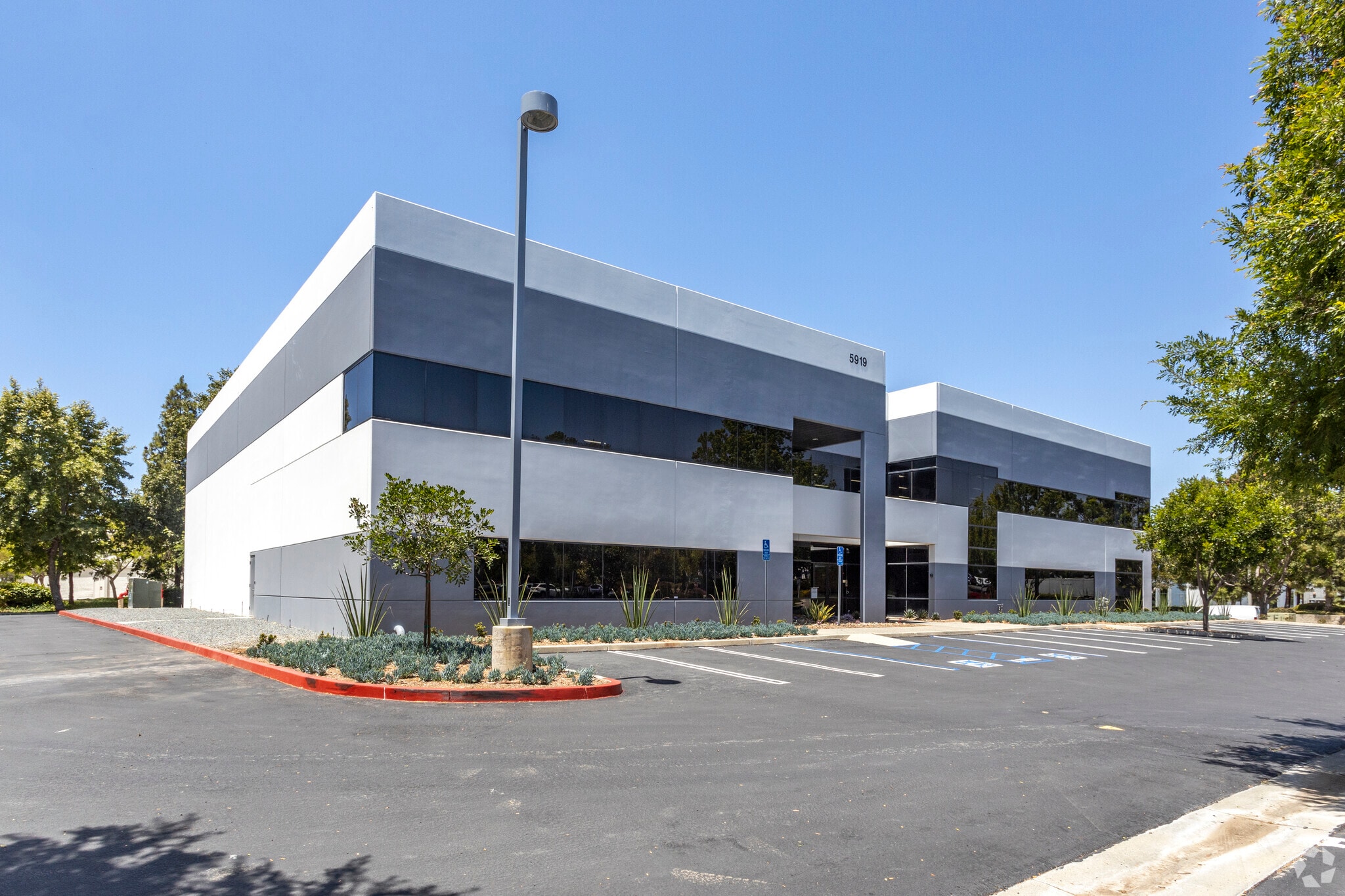 5919 Farnsworth Ct, Carlsbad, CA for Rent