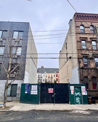 Brooklyn, NY Residential Land - 920 Metropolitan Ave