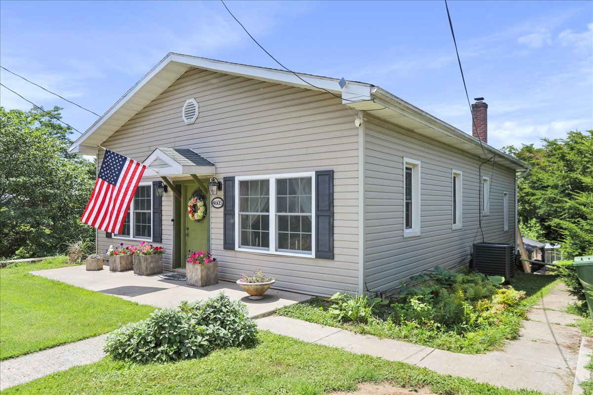 4605 Old Swimming Pool Rd, Braddock Heights, MD for Sale
