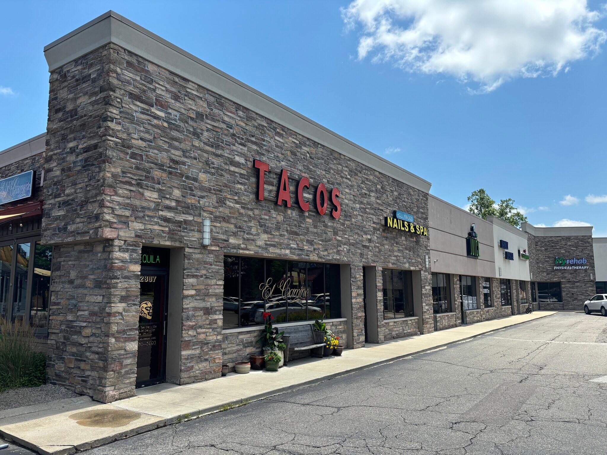 2807-2867 Orchard Lake Rd, Keego Harbor, MI for Rent