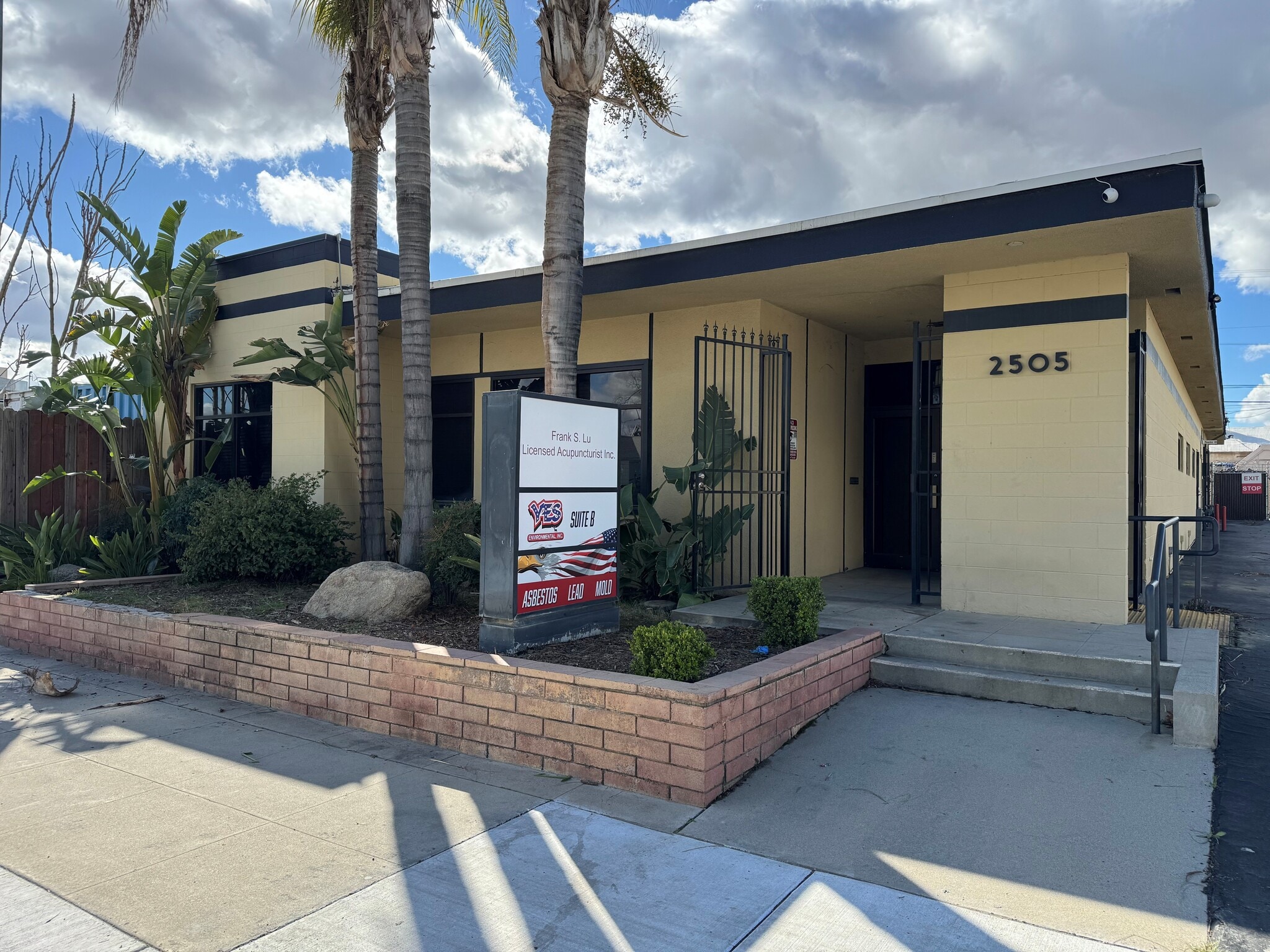 2505 M St, Bakersfield, CA for Rent