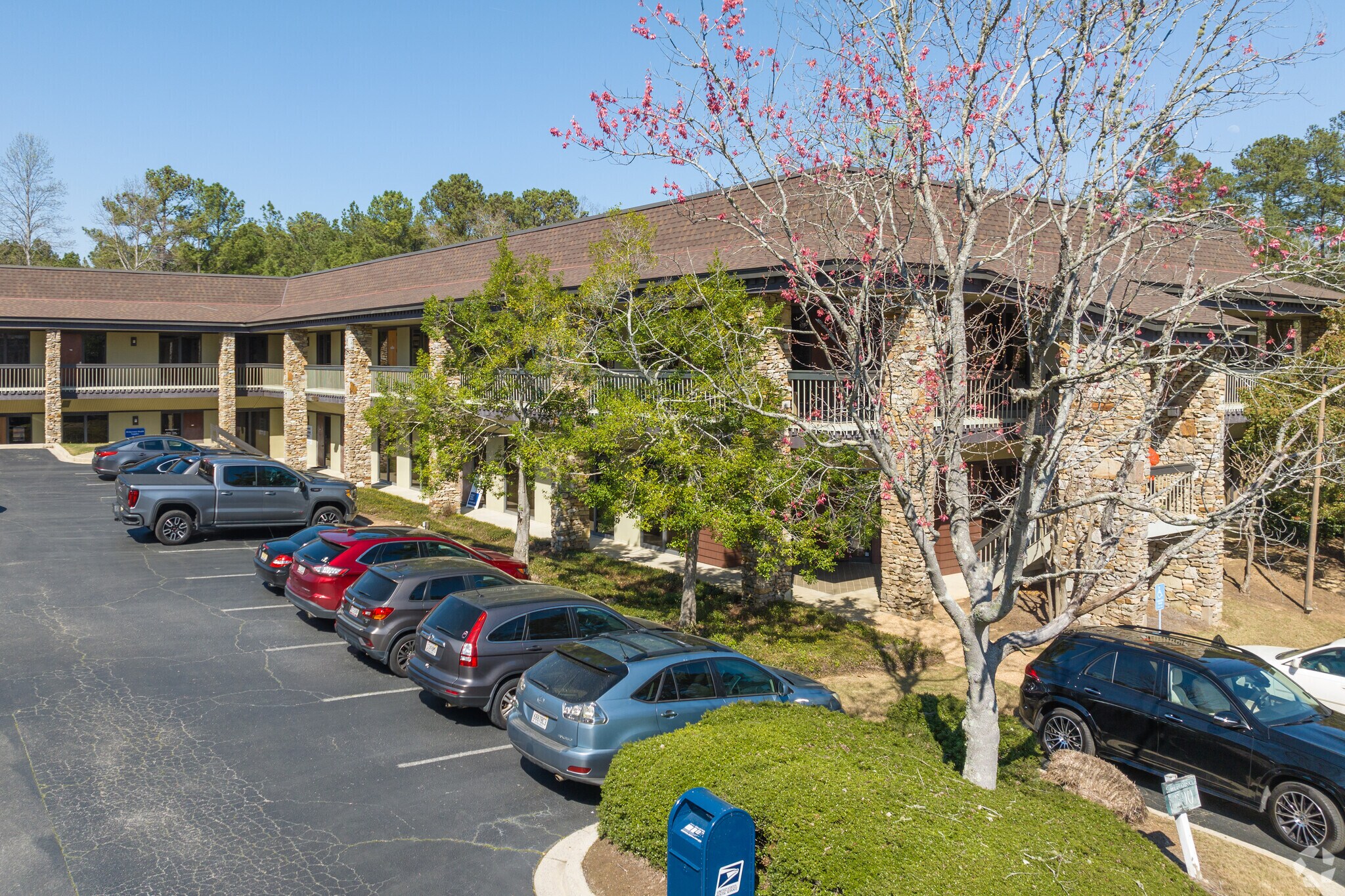 200 Cahaba Park Cir, Birmingham, AL for Rent