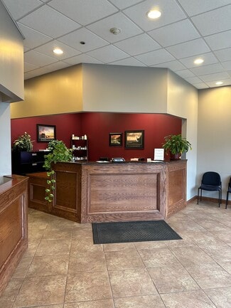 Shorewood, IL Office/Retail - 568 Brook Forest Ave