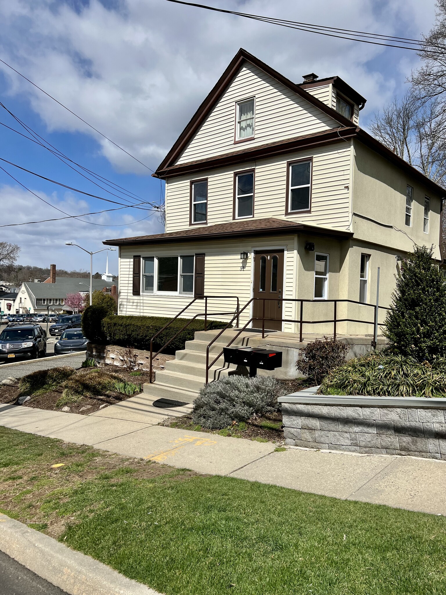 51 Elm St, Huntington, NY for Rent