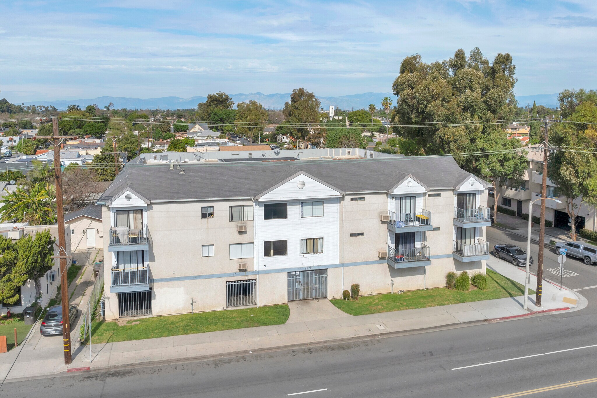 1075 E South St, Long Beach, CA for Sale