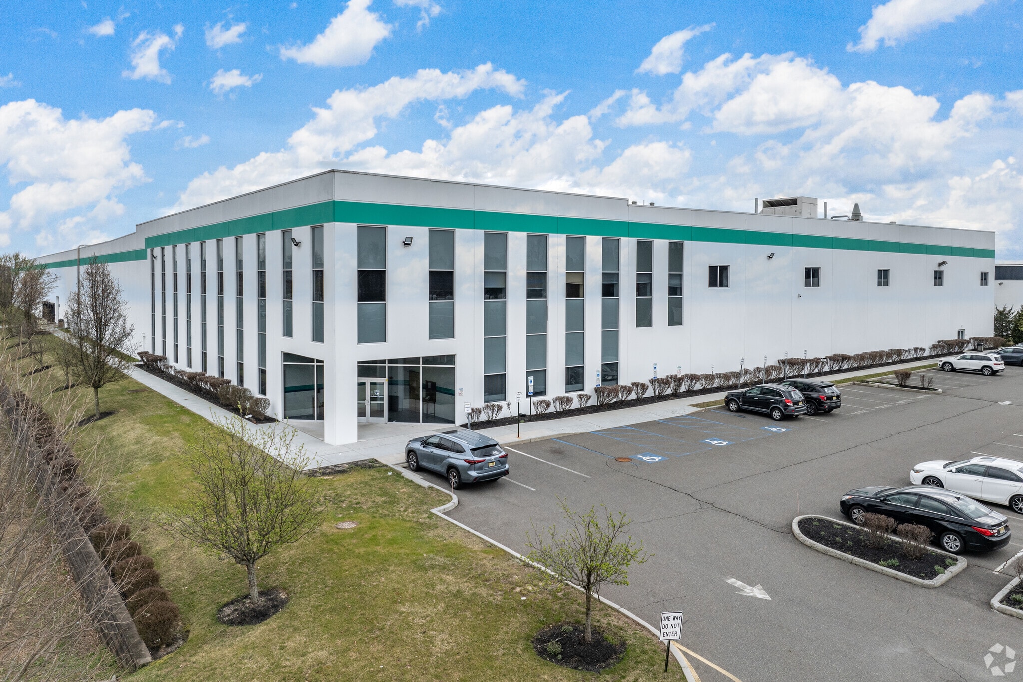 6 Wheeling Rd, Dayton, NJ for Rent