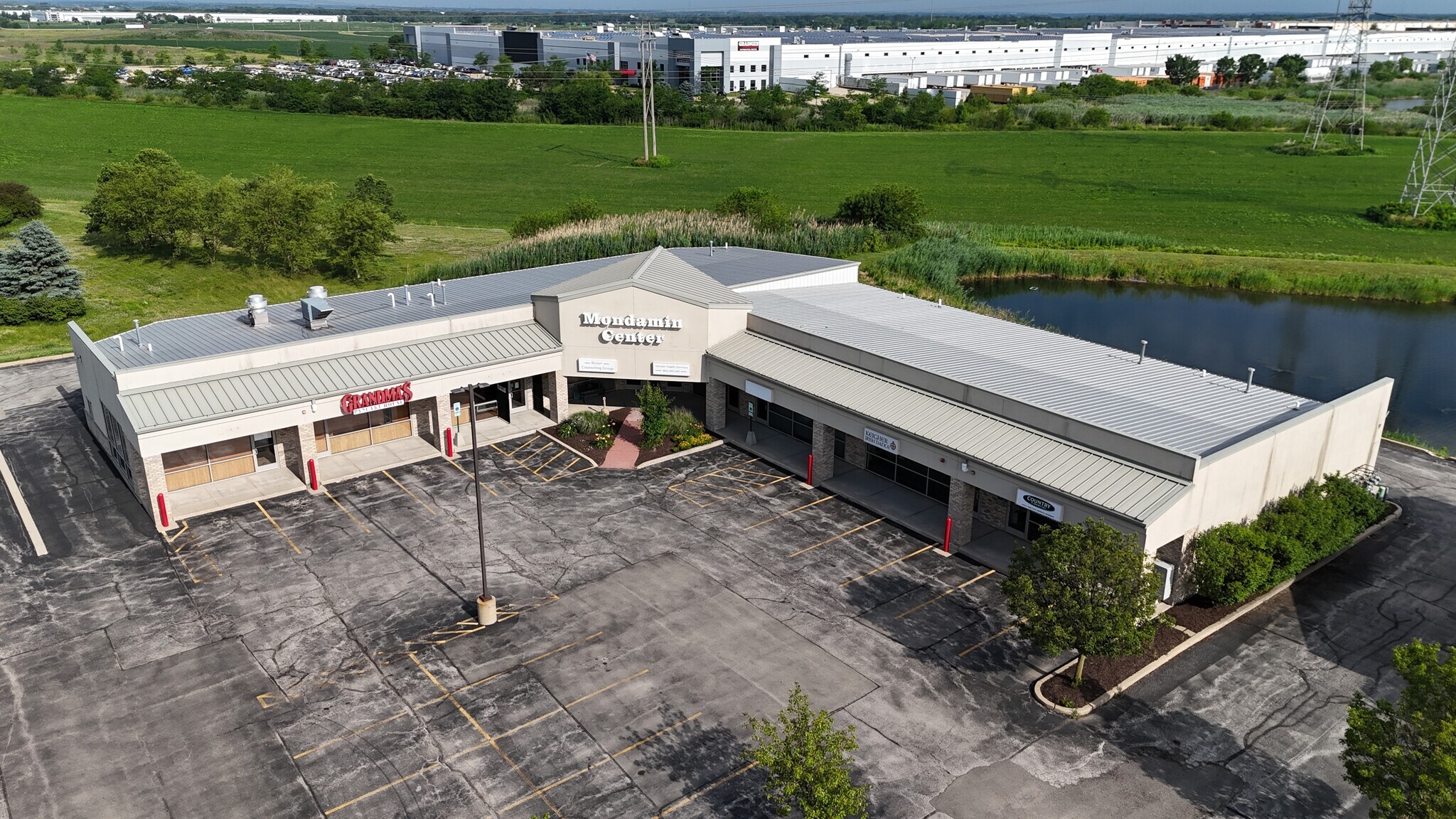 633-669 W Mondamin St, Minooka, IL for Sale