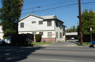 Van Nuys, CA Apartments - 14737 Vanowen St
